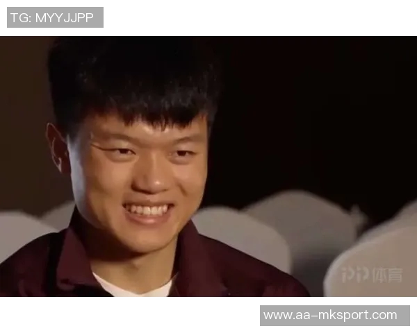 杨希感谢邵佳一称与队友聊天助力中文快速进步