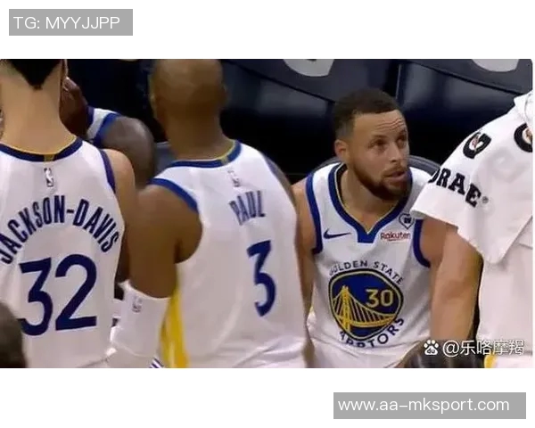 科尔称赞库里是球队核心一切战术围绕他展开