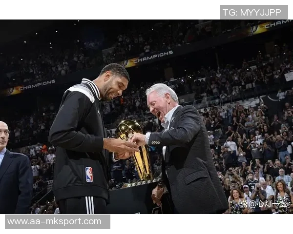 科尔谈执教风格演变强调战术喊声减少的趋势与影响