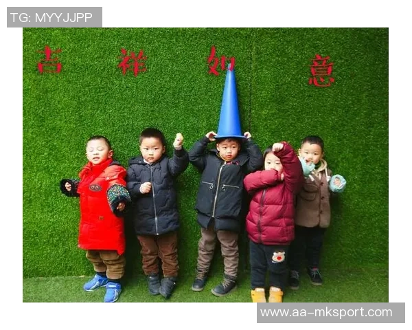 内马尔与家人欢庆新年分享温馨瞬间祝福大家新年快乐