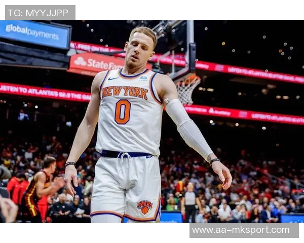 迪文岑佐全场表现出色15投7中三分球命中率高达45贡献21分助力球队胜利