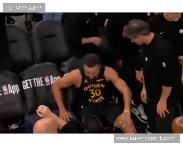 库里股四头肌受伤将缺席约一周球迷松一口气无更严重问题