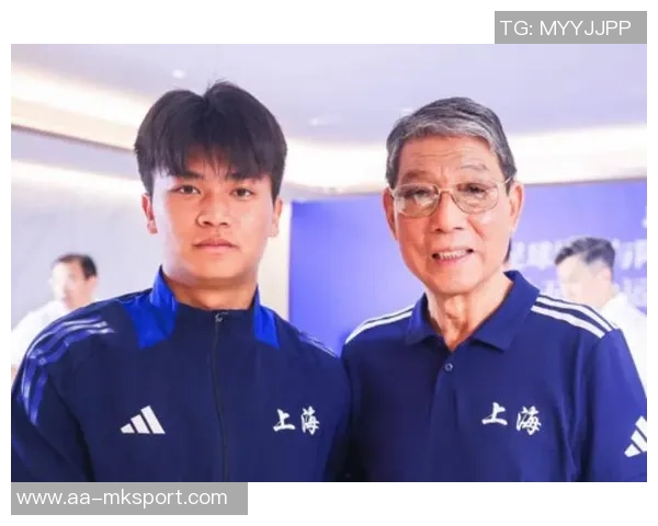 蒯纪闻深情致谢徐导与团队期待未来在巅峰时刻重聚