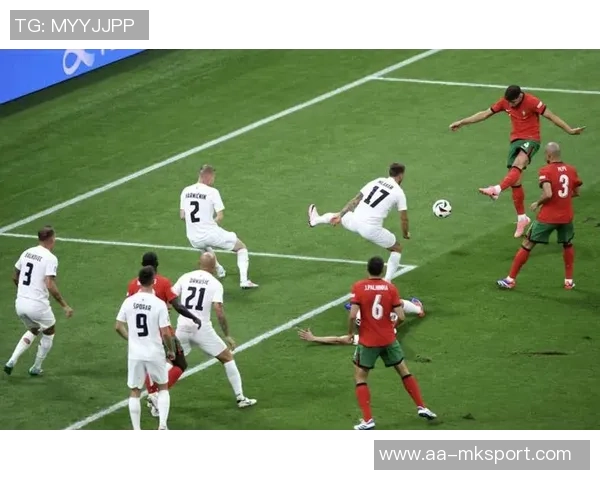 C罗因肘击被红牌罚下葡萄牙媒体预测将禁赛三场但FIFA态度不同