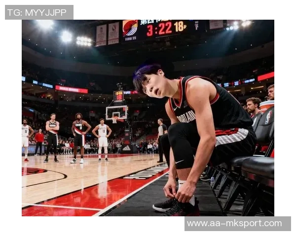 开拓者对阵魔术半场结束杨瀚森连续第五场未能登场 开拓者对阵魔术半场结束杨瀚森连续第五场未能登场